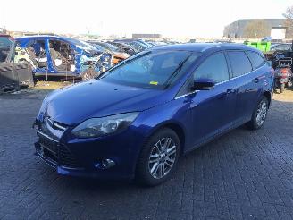 uszkodzony samochody osobowe Ford Focus  2014/8