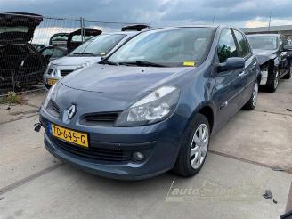 Uttjänta bilar auto Renault Clio Clio III (BR/CR), Hatchback, 2005 / 2014 1.2 16V 75 2006/7