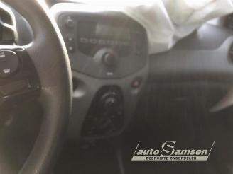 Peugeot 108 108, Hatchback, 2014 1.0 12V VVT-i picture 16