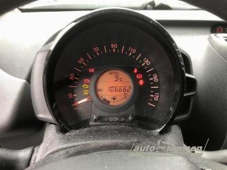 Peugeot 108 108, Hatchback, 2014 1.0 12V VVT-i picture 11