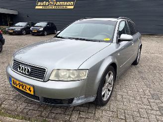 Avarii autoturisme Audi A4 A4 Avant (B6) Combi 2001 / 2005 - 1.8 T 20V Combi/o  Benzine 1.781cc 110kW (150pk) FWD 2001-09/2002-07 (8E5) AVJ 2002/4