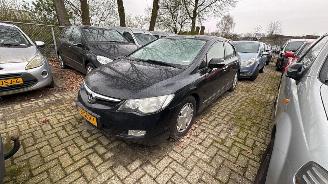 Voiture accidenté Honda Civic Hybrid - Civic (FA/FD) Sedan 2005 / 2012 - 1.3 Hybrid Sedan 4Dr Elektrisch Benzine 1.339cc 70kW (95pk) FWD 2006-01/2010-12 (FD3) LDA2 2007/6
