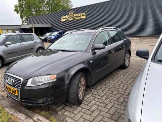 krockskadad bil auto Audi A4 Avant  2008/6