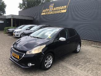 uszkodzony samochody osobowe Peugeot 208  2015/2
