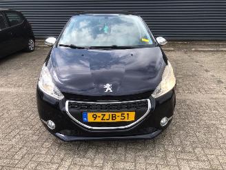 Peugeot 208  picture 5