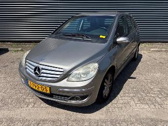 damaged passenger cars Mercedes B-klasse  2006/5