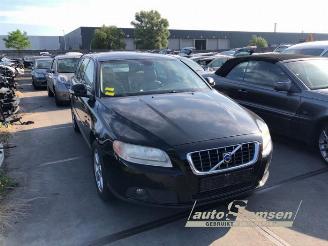 Coche siniestrado Volvo V-70 V70 (BW), Combi, 2007 / 2016 2.4 D 20V 2008/8