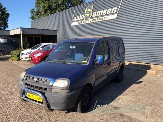 Coche siniestrado Fiat Doblo Doblo (223A/119), MPV, 2001 / 2010 1.9 JTD 2002/12