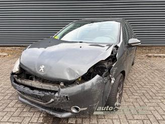 Coche siniestrado Peugeot 208 208 I (CA/CC/CK/CL), Hatchback, 2012 / 2019 1.6 e-HDi FAP 2013/3