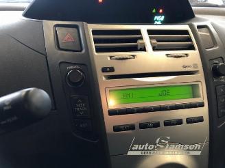 Toyota Yaris Yaris II (P9), Hatchback, 2005 / 2014 1.0 12V VVT-i picture 9