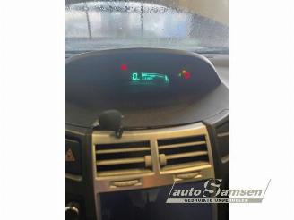 Toyota Yaris Yaris II (P9), Hatchback, 2005 / 2014 1.0 12V VVT-i picture 13