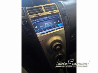 Toyota Yaris Yaris II (P9), Hatchback, 2005 / 2014 1.0 12V VVT-i picture 11