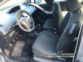 Toyota Yaris Yaris II (P9), Hatchback, 2005 / 2014 1.0 12V VVT-i picture 6