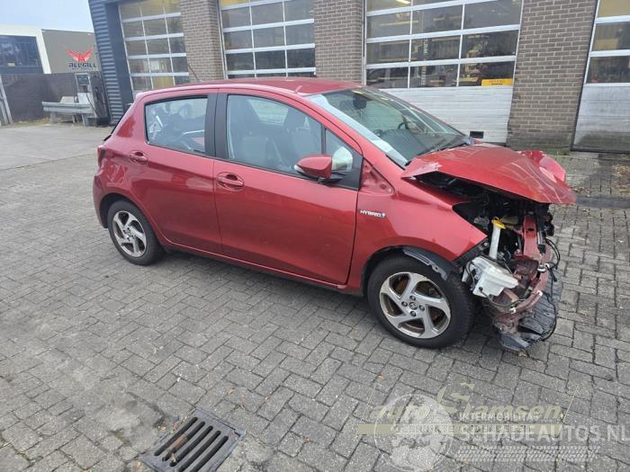 Toyota Yaris Yaris III (P13), Hatchback, 2010 / 2020 1.5 16V Hybrid