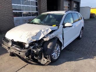 Damaged car Volkswagen Golf Automaat - Golf VII Variant (AUVV) Combi 2013 - 1.2 TSI BlueMotion 16V Combi/o  Benzine 1,197cc 77kW (105pk) FWD 2013-04/2020-08  CJZA 2014/7