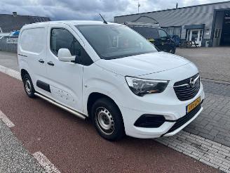 Vrakbiler auto Opel Combo 1.5D 75KW AIRCO KLIMA NAVI SCHUIFDEUR EURO6 2021/6