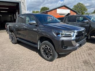 skadebil bedrijf Toyota Hilux 2.8 D-4D 150KW AUTOM. DOUBLE CAB.  KLIMA LEER 4WD 2023/6