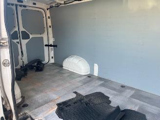 Volkswagen Crafter 2.0 TDI 103KW L2H1 LANG AUTOMAAT KLIMA EURO6 picture 15