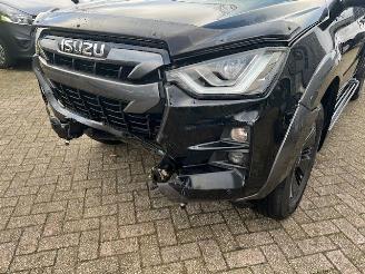 Isuzu D-Max 1.9d 120kw V-CROSS DOUBLE CAB. AUTOM. KLIMA LEER  4WD picture 15