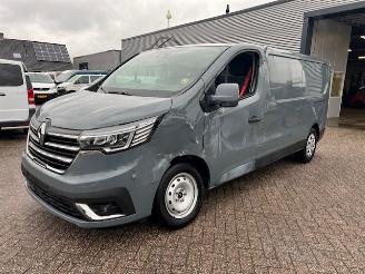 krockskadad bil bedrijf Renault Trafic 2.0 DCI 110KW L2H1 LANG AUTOMAAT AIRCO KLIMA 2024/5