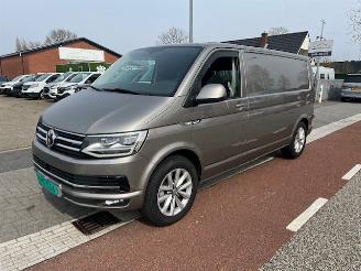 skadebil bedrijf Volkswagen Transporter 2.0 TDI 150kw L2H1 AUTOMAAT LANG EURO6 2017/10