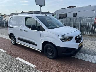 skadebil bedrijf Opel Combo 1.5D 75KW  AIRCO KLIMA NAVI EURO6 SCHUIFDEUR 2024/3