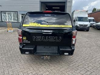 Isuzu D-Max 1.9d 120kw DOUBLE CAB. V-CROSS  AUT. 4WD KLIMA LEER picture 3