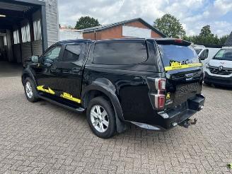 Isuzu D-Max 1.9d 120kw DOUBLE CAB. V-CROSS  AUT. 4WD KLIMA LEER picture 4