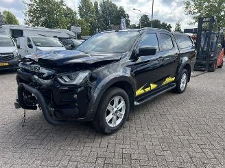 Isuzu D-Max 1.9d 120kw DOUBLE CAB. V-CROSS  AUT. 4WD KLIMA LEER picture 5