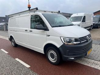 skadebil bedrijf Volkswagen Transporter 2.0 TDI 75KW L2H1 LANG AIRCO KLIMA EURO6 2020/1