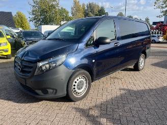 krockskadad bil bedrijf Mercedes Vito 114 CDI 100KW DC  AUT. LANG KLIMA AIRCO MBUX 2021/3