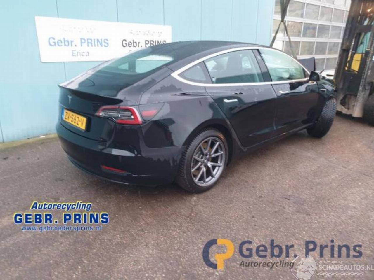 Tesla Model 3 Model 3, Sedan, 2017 Long Range 72kWh