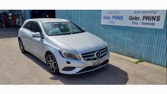 Vrakbiler auto Mercedes A-klasse A (W176), Hatchback, 2012 / 2018 1.6 A-180 16V 2013/6