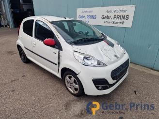 Peugeot 107 107, Hatchback, 2005 / 2014 1.0 12V picture 2