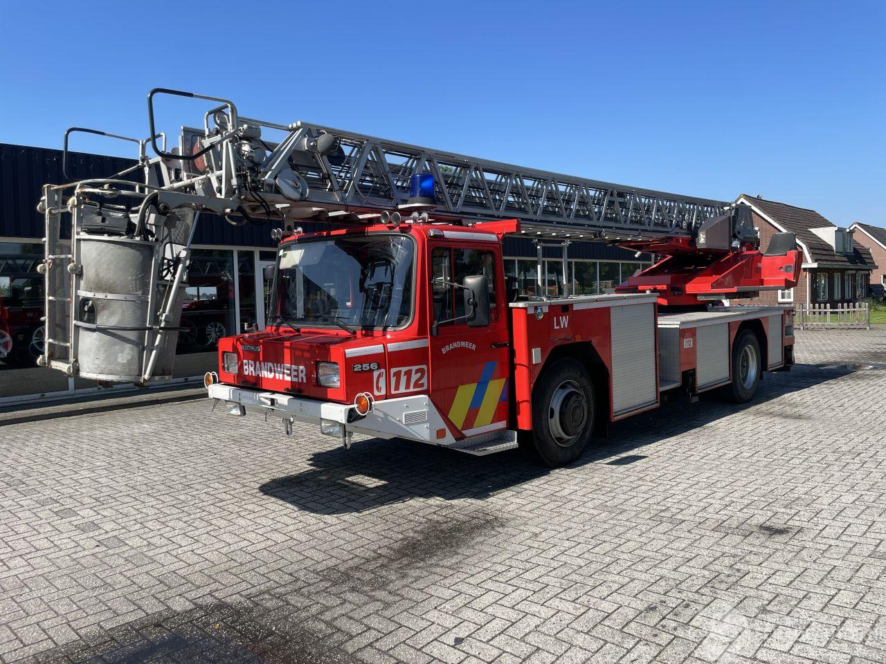 Magirus Deutz  /IVECO Brandweer auto Ladderwagen