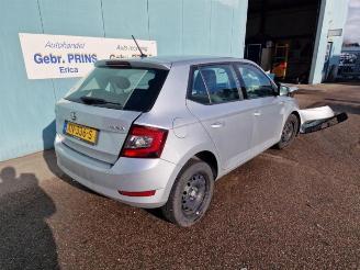 Coche siniestrado Skoda Fabia Fabia III (NJ3), Hatchback 5-drs, 2014 / 2021 1.0 TSI 12V 2019/2