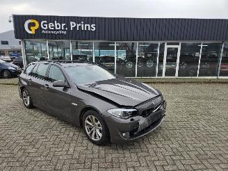 krockskadad bil auto BMW 5-serie 525d 24V Combi/o  Diesel 2.993cc 150kW (204pk) RWD 2011/1