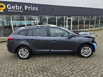Vaurioauto  passenger cars Renault Mégane 1.2 16V TCE 115 Combi/o 4Dr Benzine 1.197cc 85kW (116pk) FWD 2015/1