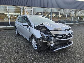 krockskadad bil auto Opel Astra 1.6 CDTI 110 16V Combi/o  Diesel 1.598cc 81kW (110pk) FWD 2018/10