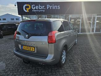 Voiture accidenté Peugeot 5008 1.6 VTI 16V MPV  Benzine 1.598cc 88kW (120pk) FWD 2011/5