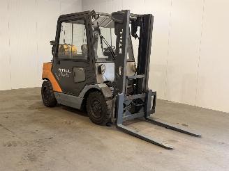 skadebil auto Still Leaf R70 - 40 Hybrid/LPG Heftruck 2012/1