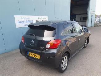 Vrakbiler auto Mitsubishi Space-star Space Star (A0), Hatchback, 2012 1.0 12V 2013/6