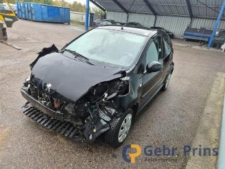 Peugeot 107 107, Hatchback, 2005 / 2014 1.0 12V picture 4