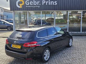 damaged passenger cars Peugeot 308 1.6 BlueHDi 120 Combi/o 4Dr Diesel 1.560cc 88kW (120pk) FWD 2015/9