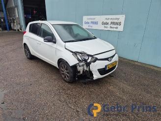 Vrakbiler auto Hyundai I-20 i20, Hatchback, 2008 / 2015 1.1 CRDi VGT 12V 2014/10