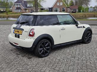 Mini One 1.6 16V One Hatchback  Benzine 1.598cc 55kW (75pk) FWD picture 5