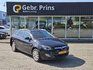Vaurioauto  passenger cars Opel Astra SPORTS TOURER 1.4 16V ecoFLEX Combi/o  Benzine 1.398cc 74kW (101pk) FWD 2011/8