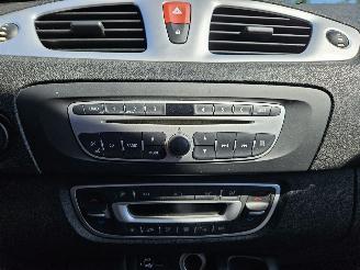 Renault Scenic 1.4 16V TCe 130 MPV  Benzine 1.397cc 96kW (131pk) FWD picture 12