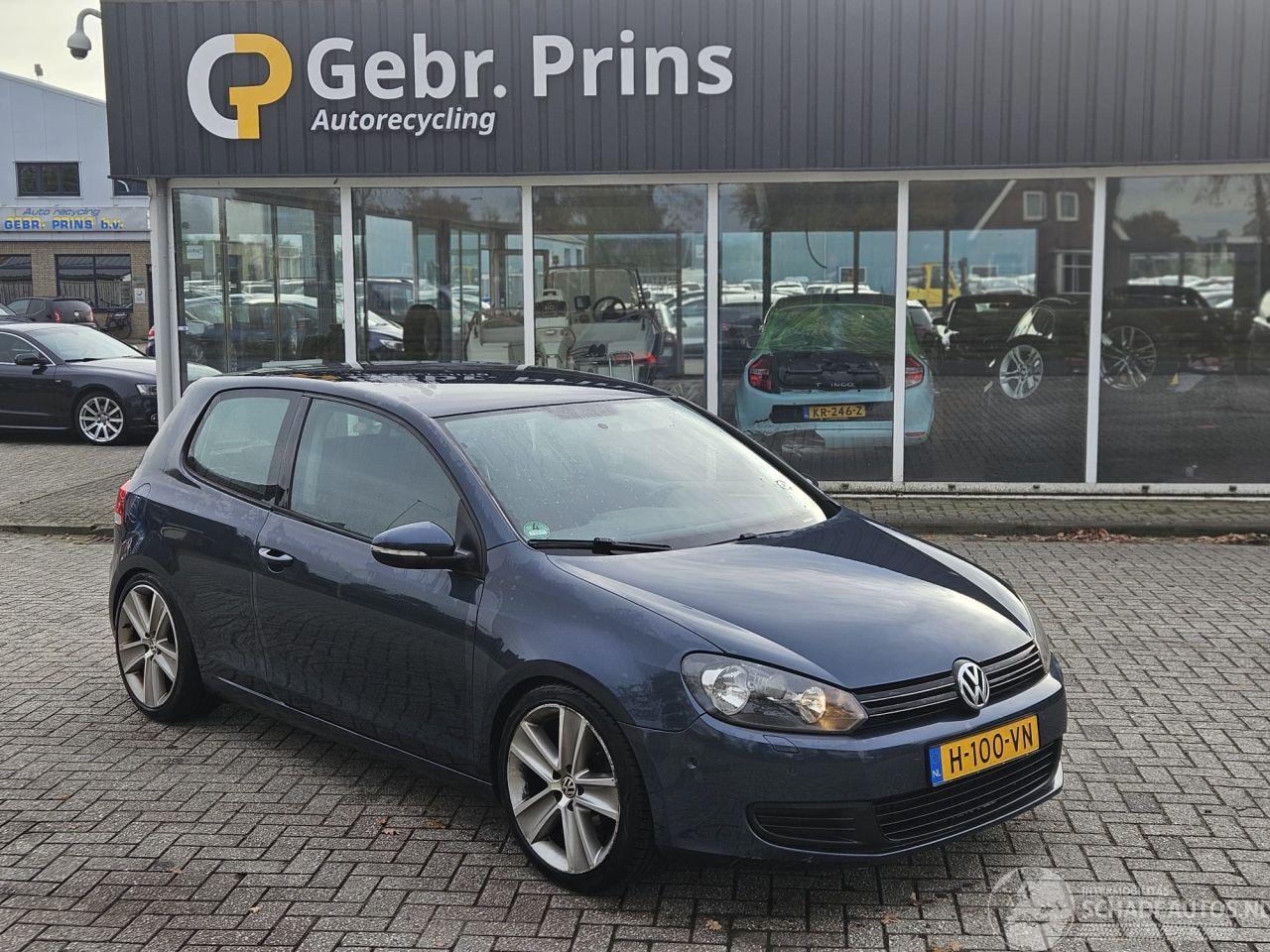 Volkswagen Golf 1.6 Hatchback  Benzine 1.598cc 75kW (102pk) FWD