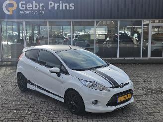 Auto incidentate Ford Fiesta 1.6 16V Ti Hatchback pops and bangs Benzine 1.596cc 99kW (135pk) FWD 2011/10